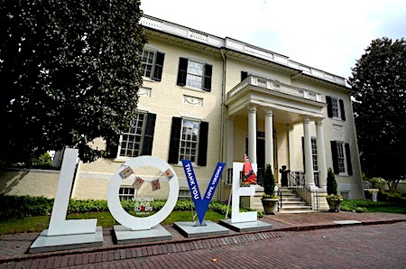 LOVE sign at Gov mansion