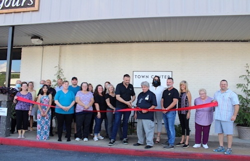 Ribbon cutting Shenandoah