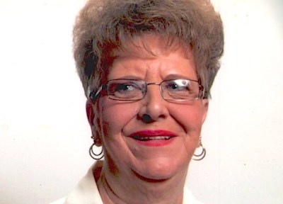 Gloria Ellen Comer